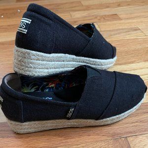 Bob's Wedge by Sketchers | Black Canvas
